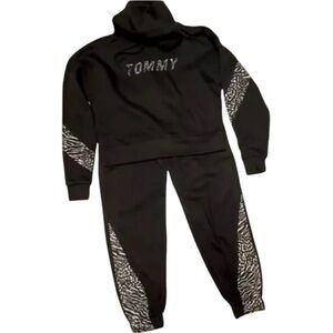 TOMMY HILFIGER SPORT HOODIE JOGGER SET ANIMAL PRINT WOMENS BLACK COLOR SIZE XS